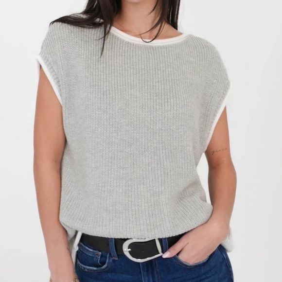 La February Sleeveless Grey and White Knit Top w/ Rolled Edge Hem - Large - NWT - Picture 1 of 6